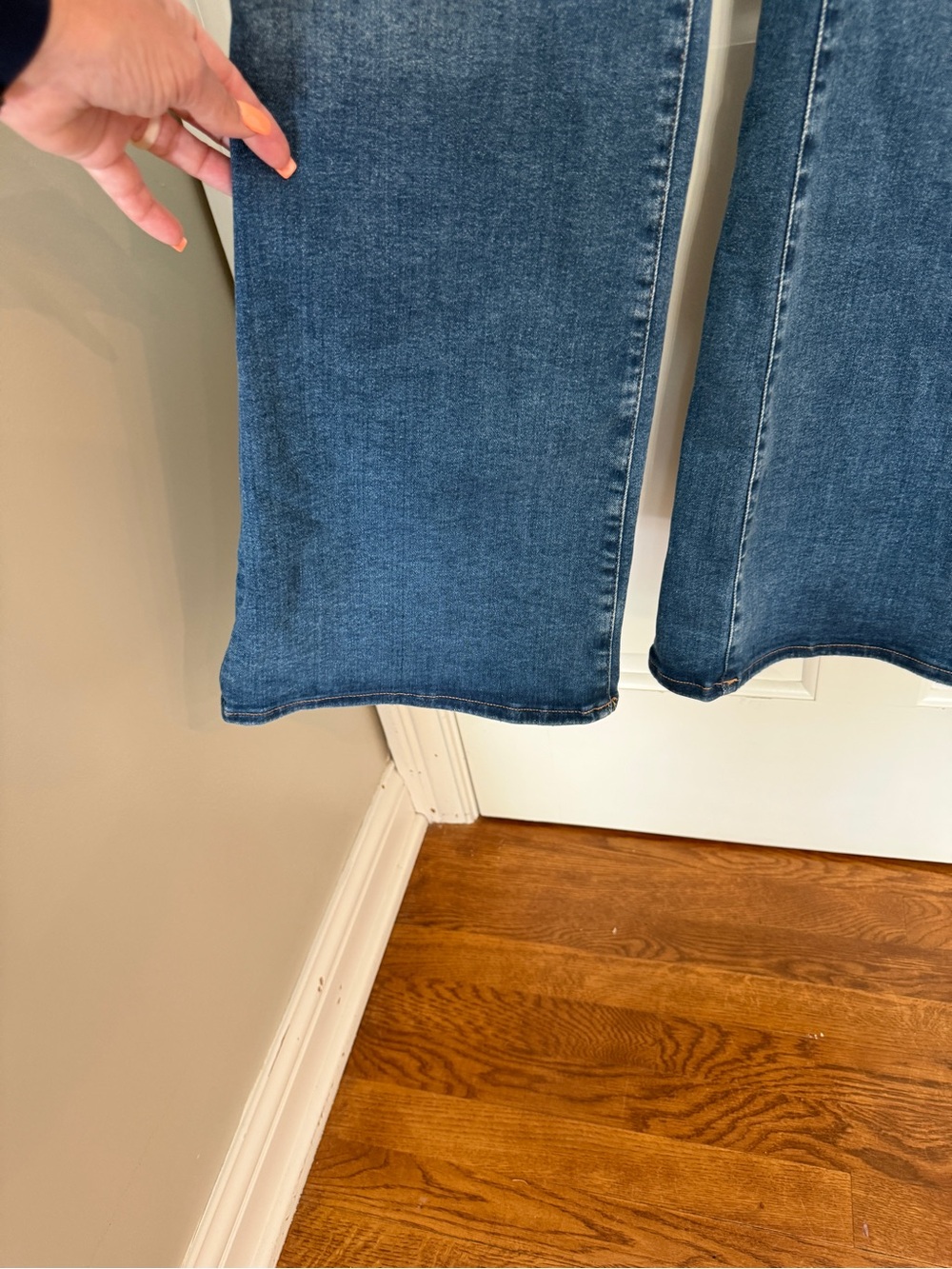 Nwt! Good American Good Legs Flare Jeans Medium Wash High Rise Stretch 25392 — image 6 of 8